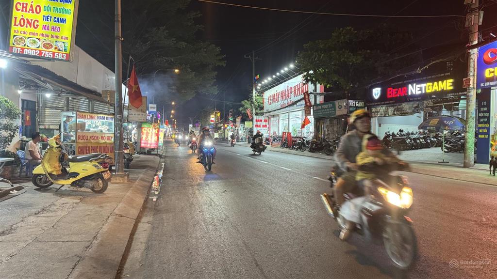 Bán nhà mặt phố đường nguyễn ảnh thủ, 35tỷ, 400m2, đất ở 342 m đẹp, nhiều tiện ích  0919 147 ***