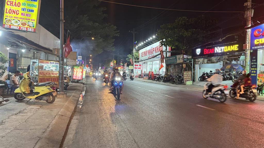 Bán nhà mặt phố đường nguyễn ảnh thủ, 35tỷ, 400m2, đất ở 342 m đẹp, nhiều tiện ích  0919 147 ***