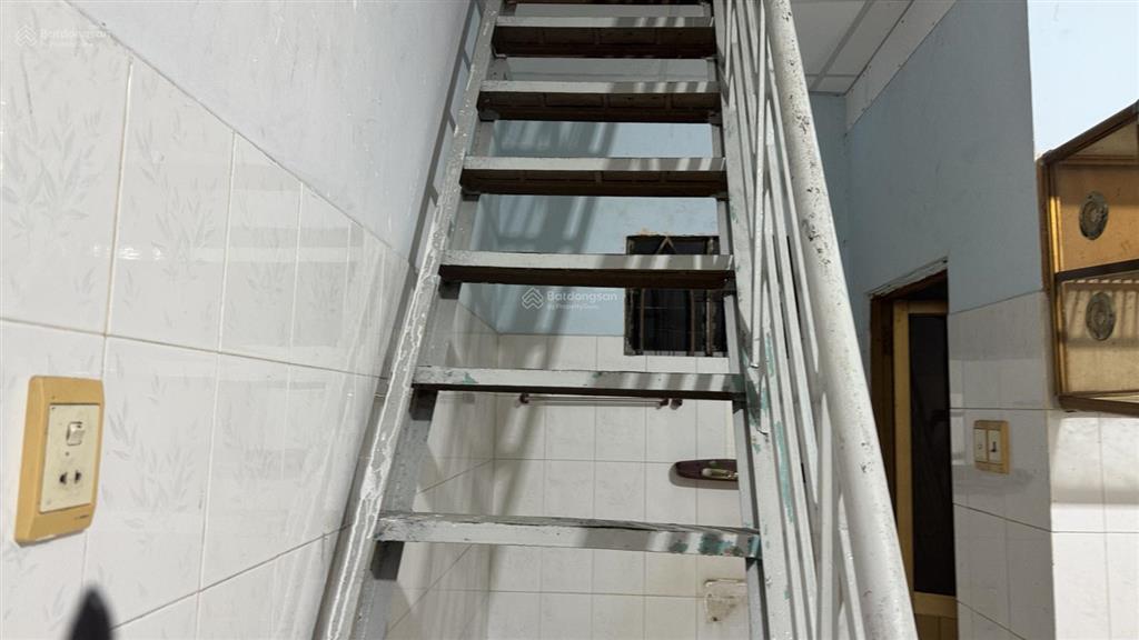 Cho thuê nhà cấp 4 mặt tiền tân thới hiệp 21 diện tích 4 x 20 có giáp giá 7tr  0919 147 ***