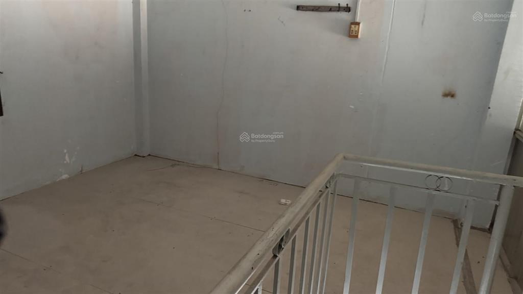 Cho thuê nhà cấp 4 mặt tiền tân thới hiệp 21 diện tích 4 x 20 có giáp giá 7tr  0919 147 ***