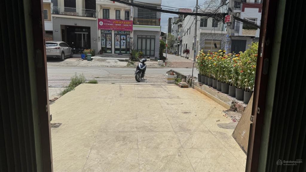 Cho thuê nhà cấp 4 mặt tiền tân thới hiệp 21 diện tích 4 x 20 có giáp giá 7tr  0919 147 ***