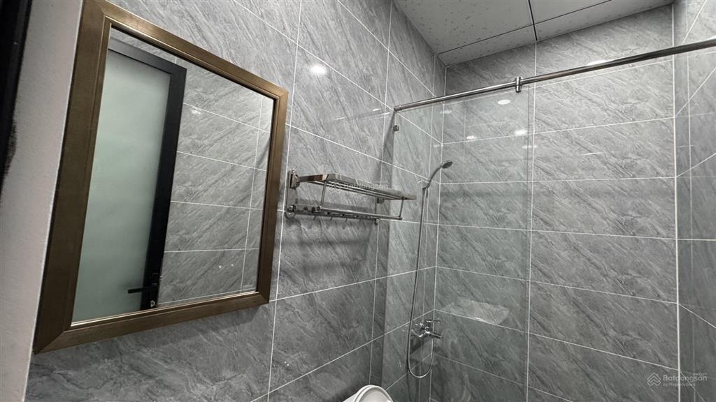 Cho thuê căn hộ cao cấp tổng diện tích 27 mét vuông có nội thất cơ bản giá 4.000.000 1 tháng