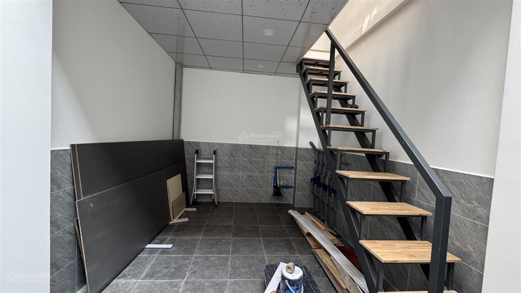 Cho thuê căn hộ cao cấp tổng diện tích 27 mét vuông có nội thất cơ bản giá 4.000.000 1 tháng