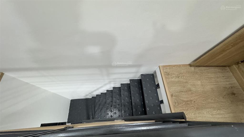 Cho thuê căn hộ cao cấp tổng diện tích 27 mét vuông có nội thất cơ bản giá 4.000.000 1 tháng