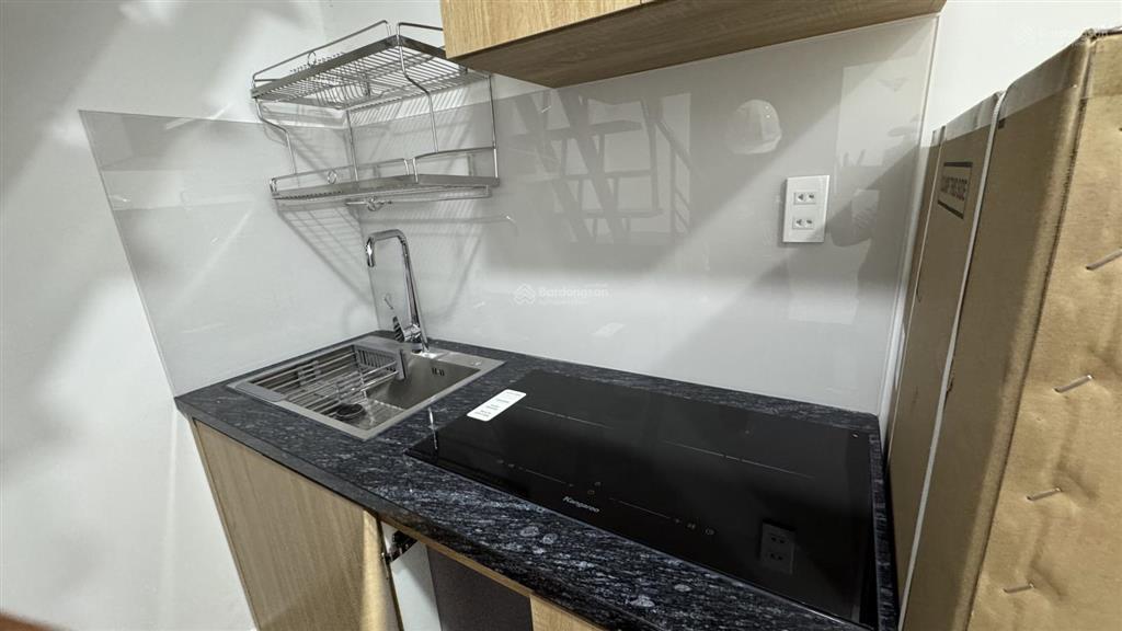 Cho thuê căn hộ cao cấp tổng diện tích 27 mét vuông có nội thất cơ bản giá 4.000.000 1 tháng