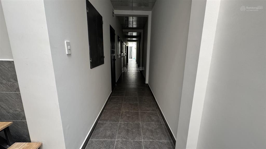 Cho thuê căn hộ cao cấp tổng diện tích 27 mét vuông có nội thất cơ bản giá 4.000.000 1 tháng