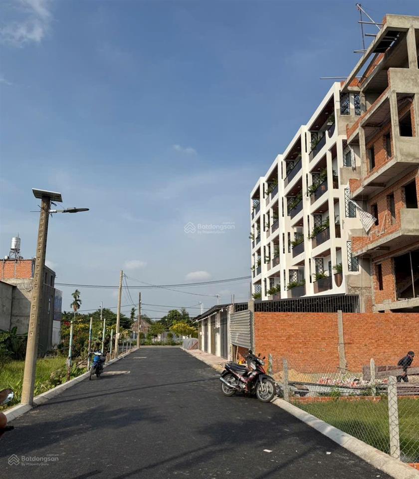 Bán đất đường thạnh lộc 37, quận 12  ngay trung tâm phường dt 6,2x18m giá 4,39 tỷ