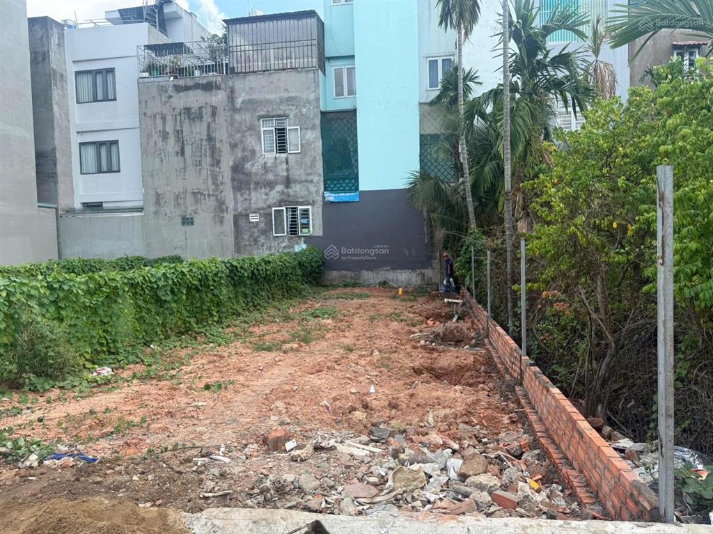 Bán đất đường thạnh lộc 37, quận 12  ngay trung tâm phường dt 6,2x18m giá 4,39 tỷ