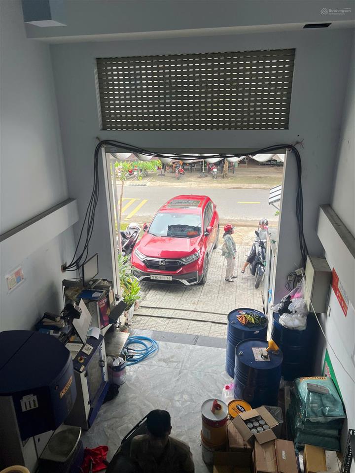 Bán nhà mặt phố tại song hành, 12,5 tỷ, 106m2, 8pn, 6wc giá ưu đãi