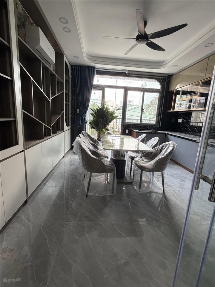 Bán nhà đẹp mặt đường nhựa 12m, phường đông hưng thuận, quận 12