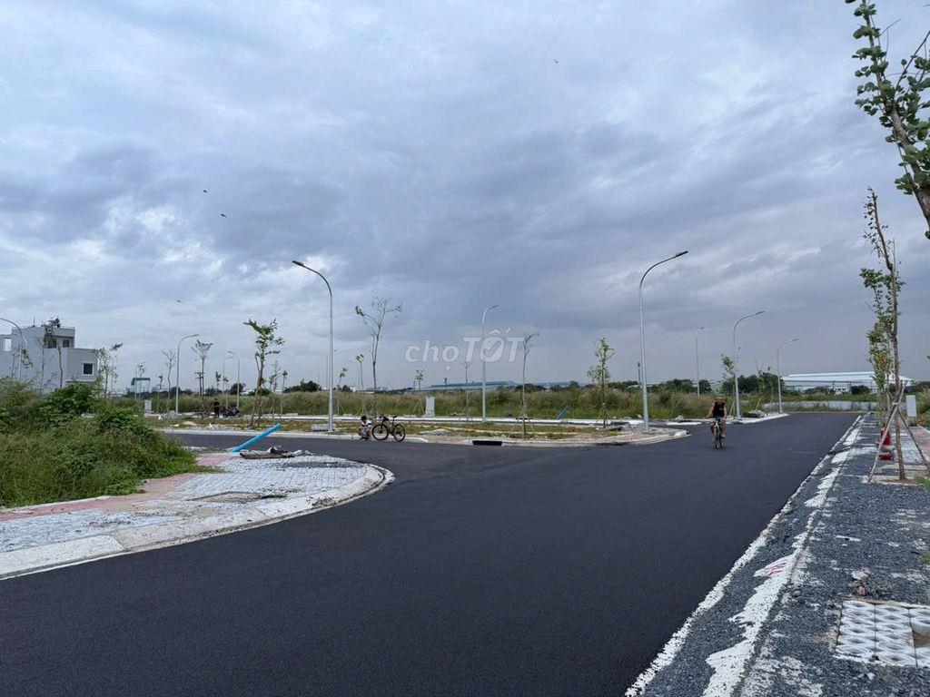Bán Nhanh DT 108 M2 - 6,7 Tỷ | Đối Diên CV Nhỏ