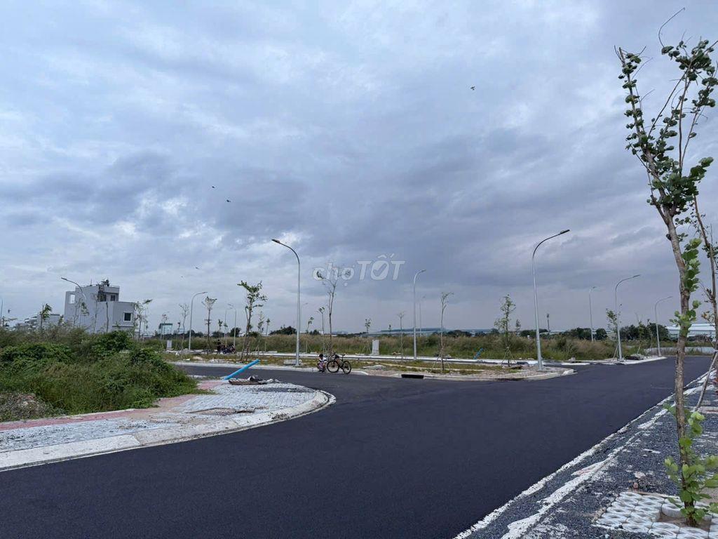 Bán Nhanh DT 108 M2 - 6,7 Tỷ | Đối Diên CV Nhỏ
