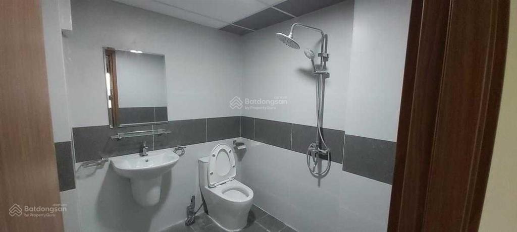 Dt 70m2  7 tr/tháng, máy lạnh sẵn