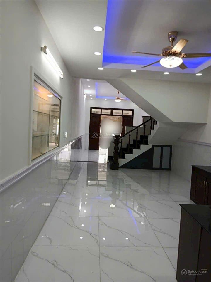 Kẹt tiền bán gấp nhà 91m 4 tầng mặt tiền đường phạm thị giây giáp q12