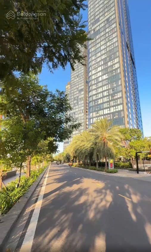 Bán căn hộ 57m2 2pn tại vinhomes golden river ba son giá siêu hời