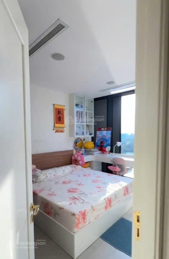 Bán căn hộ 57m2 2pn tại vinhomes golden river ba son giá siêu hời