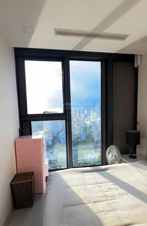 Bán căn hộ 57m2 2pn tại vinhomes golden river ba son giá siêu hời