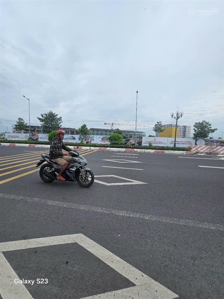 Bán nhà ngay khu quảng trường tỉnh, cách mt quốc lộ 50 chỉ 30m