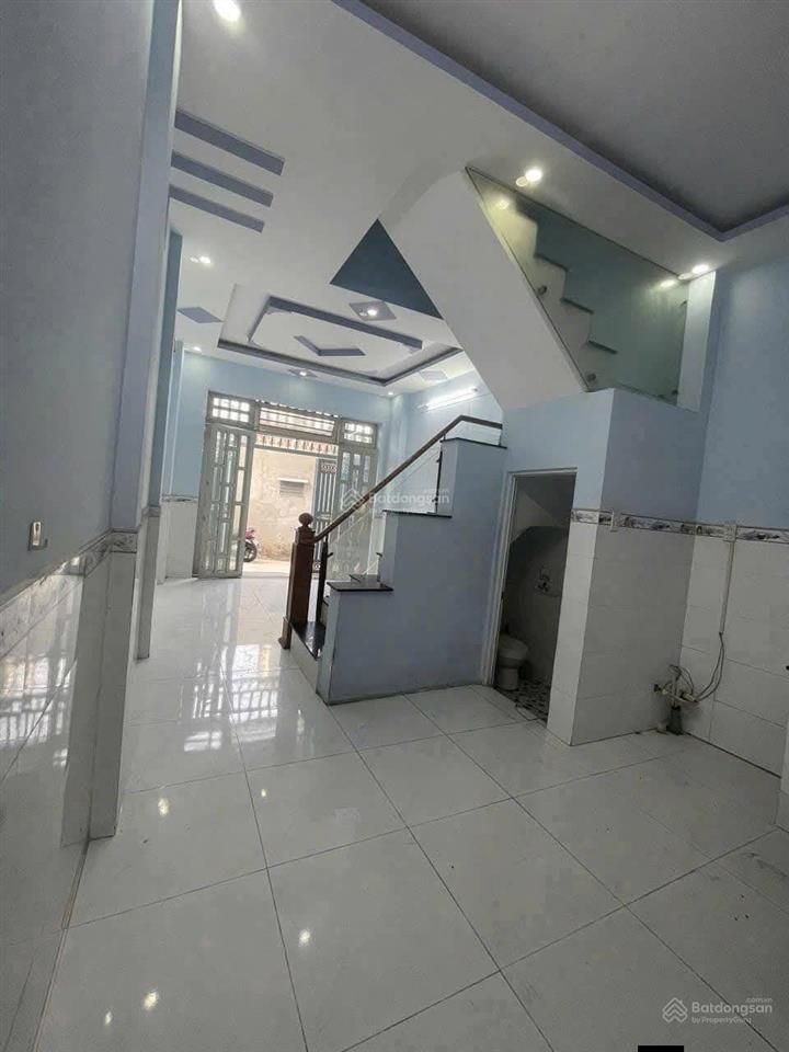 Nhà dt 4x10 đúc 1 trệt 2 lầu hẻm 3m 1/ đường huỳnh thị na vào 40m