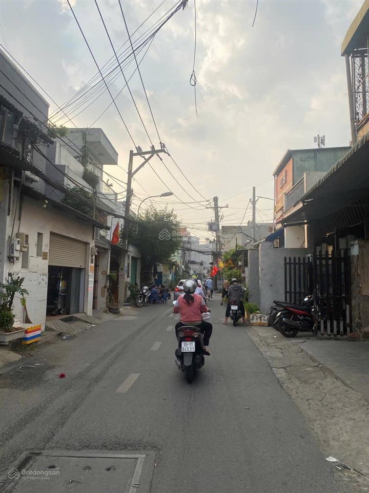 Nhà 1/ hẻm 3m thông đường đht5  phường đông hưng thuận, quận 12, dt 5 x 17m, 4,35 tỷ sổ hồng