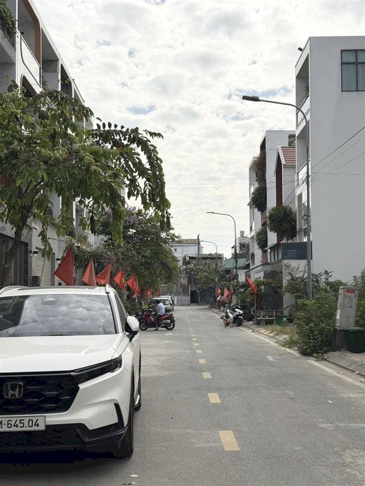 Cần bán lô đất khu 38 ha vị trí đất gần tuyến metro số 2 tham lương, dt 4,5 x 20m, giá 9,5 tỷ