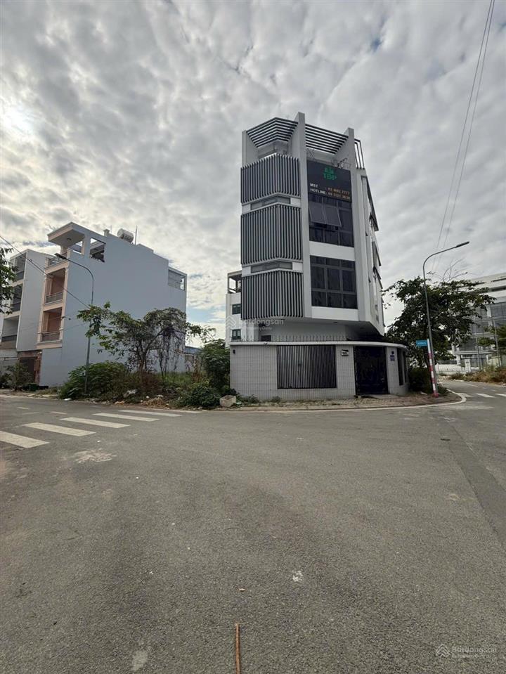 Bán lô đất khu 38 ha gần tuyến metro số 2 bến thành tham lương  dt 4,5x18m giá 8,9 tỷ