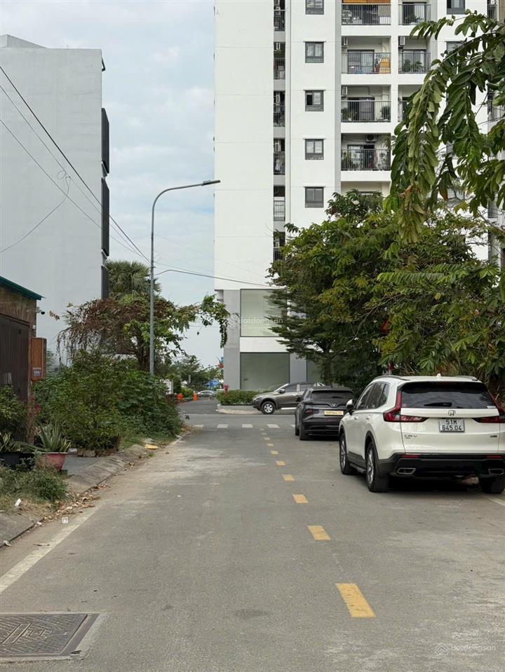 Bán lô đất khu 38 ha gần tuyến metro số 2 bến thành tham lương  dt 4,5x18m giá 8,9 tỷ