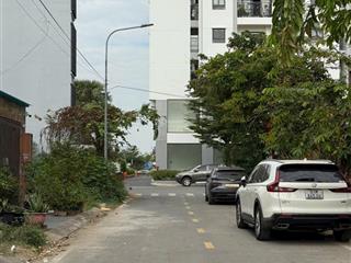 Bán lô đất khu 38 ha gần tuyến metro số 2 bến thành tham lương  dt 4,5x18m giá 8,9 tỷ