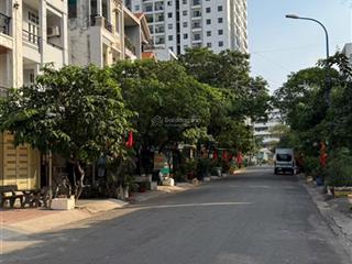 Cần bán gấp lô đất mặt tiền đường d (đường 16m) trục đường thẳng dẫn vào nhà ga metro tham lương