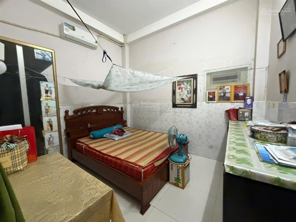 Nhà mặt tiền đông hưng thuận 17 dt 3,7x19 giá 5,7 tỷ nhà đúc 1 lầu chắc chắn đường 12 m nhựa thông
