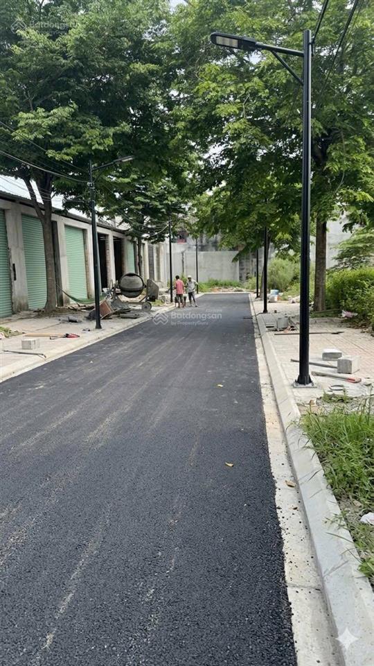 Đất 1/ xẹt kênh tham lương p đông hưng thuận q12
đường thông 10m , đối diện là gò vấp tân bình