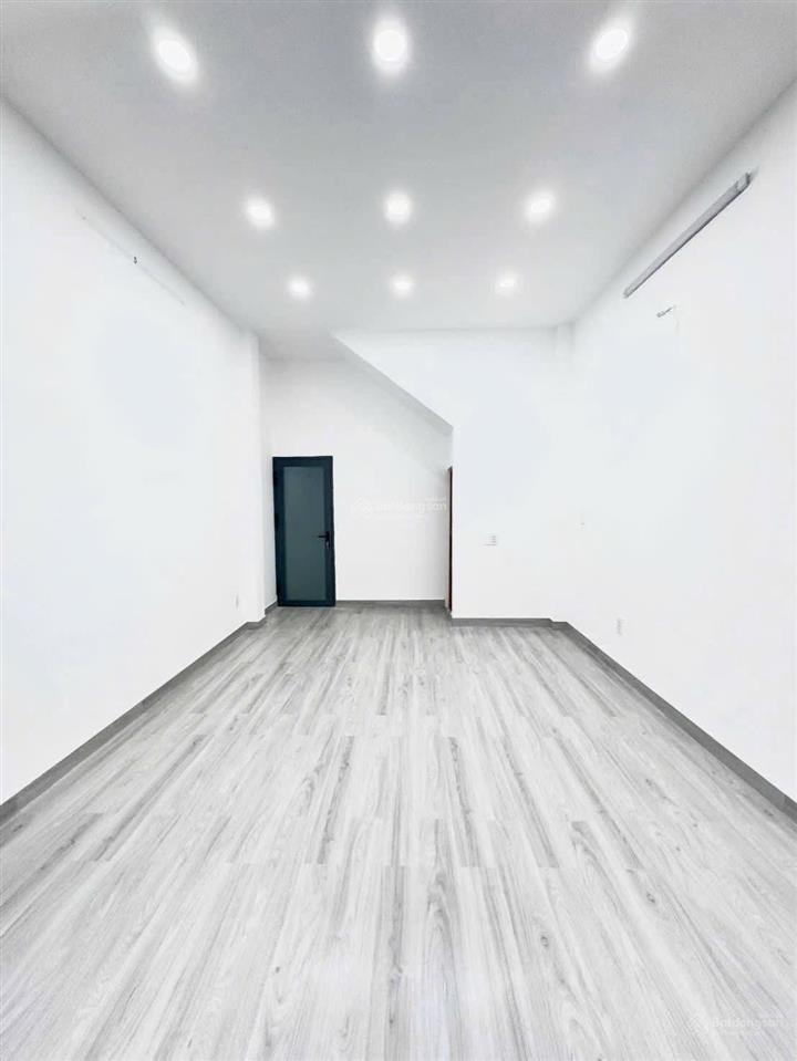 Cho thuê căn 2p1wc. full nội thất giá 8 triệu đầu tháng10 vào ở được
ngay copmat phan văn hớn