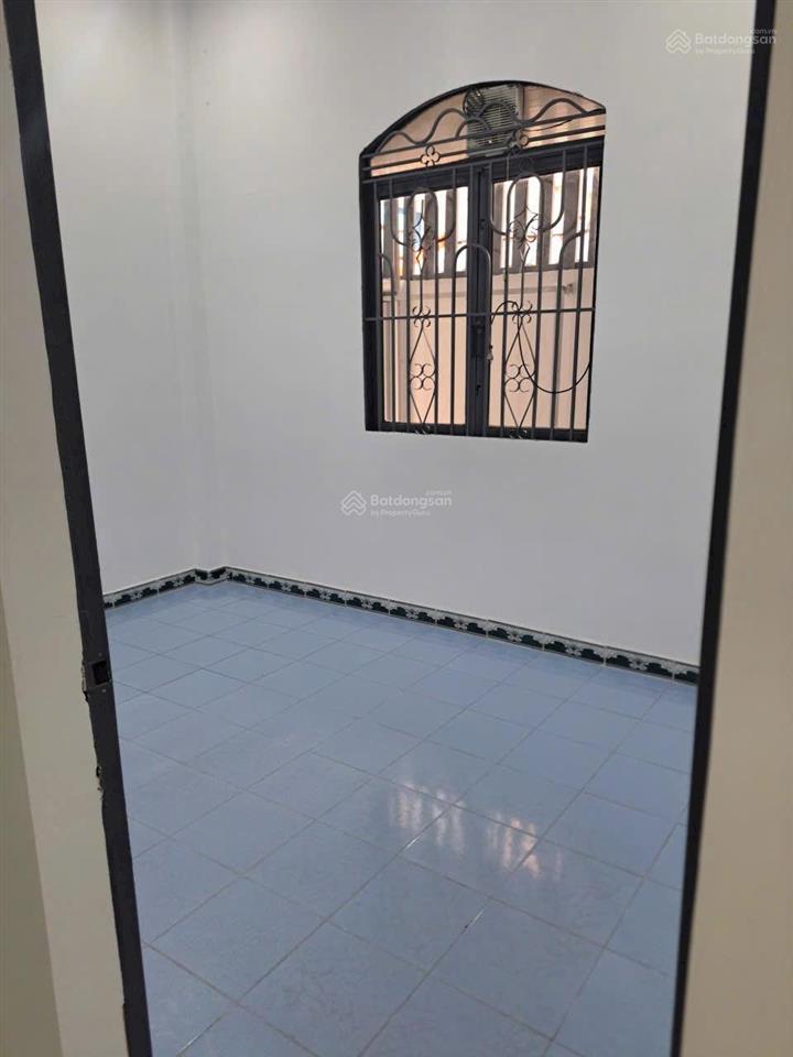 Chủ cần tiền hạ giá bán từ 7,5 tỷ nay còn 6,5 tỷ vẫn còn bớt nhà bán đường phan văn hớn gần
