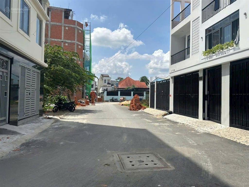 Bán đất hẻm 154 vườn lài gần sông vàm thuật, 5.5 x 19