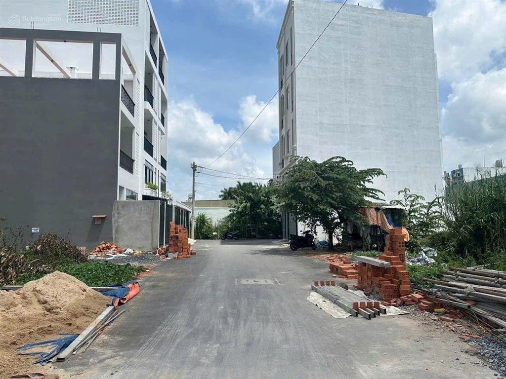Bán đất hẻm 154 vườn lài gần sông vàm thuật, 5.5 x 19