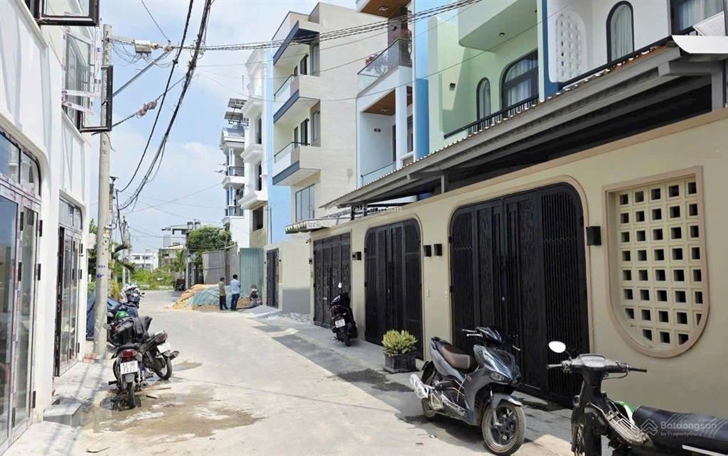 Đất mặt tiền hẻm 362 vườn lài cách cầu sắt apđ 800m, 4 x 23
