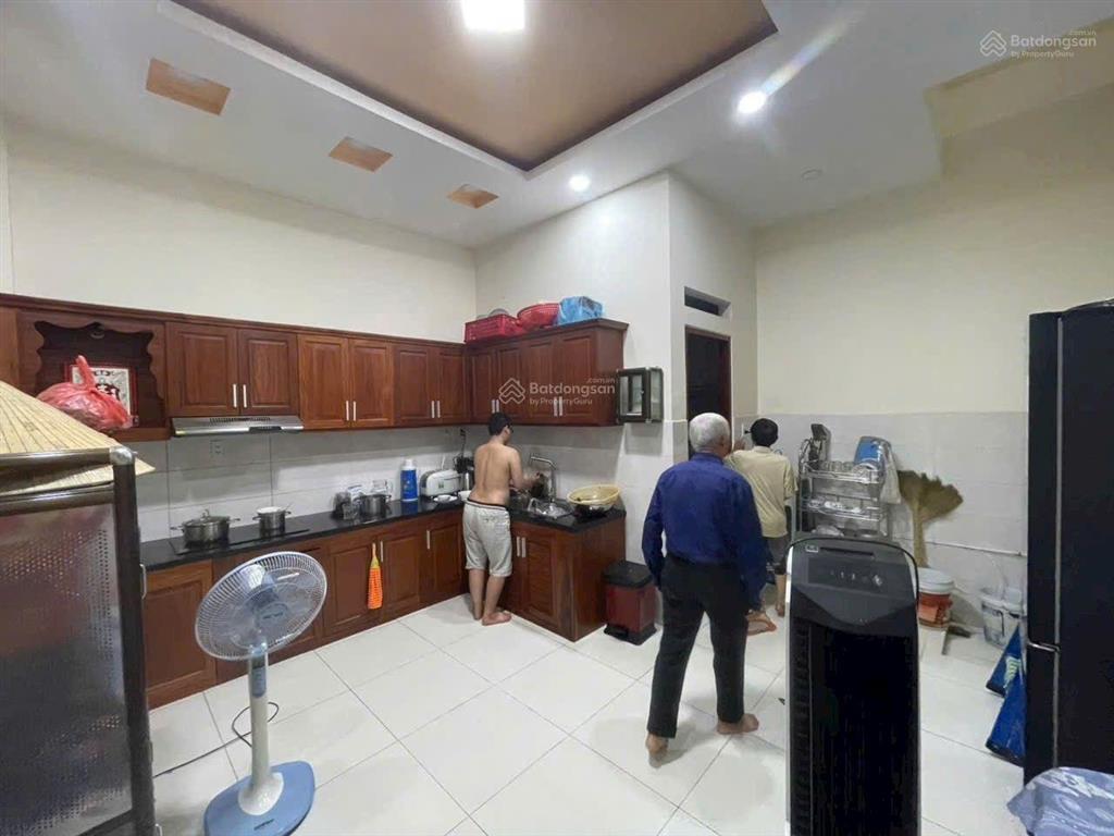 Nhà 1 trệt 2 lầu hẻm 2/ đường ven sông vàm thuật thông vào hẻm 140 vườn lài, 5 x 18