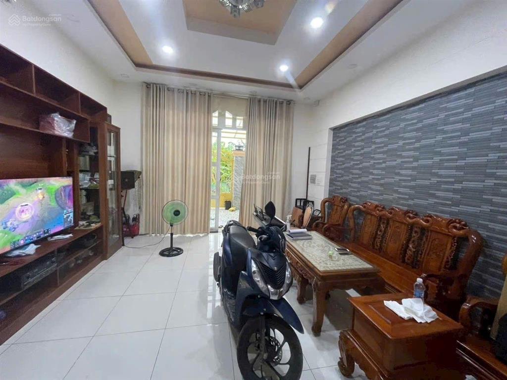 Nhà 1 trệt 2 lầu hẻm 2/ đường ven sông vàm thuật thông vào hẻm 140 vườn lài, 5 x 18