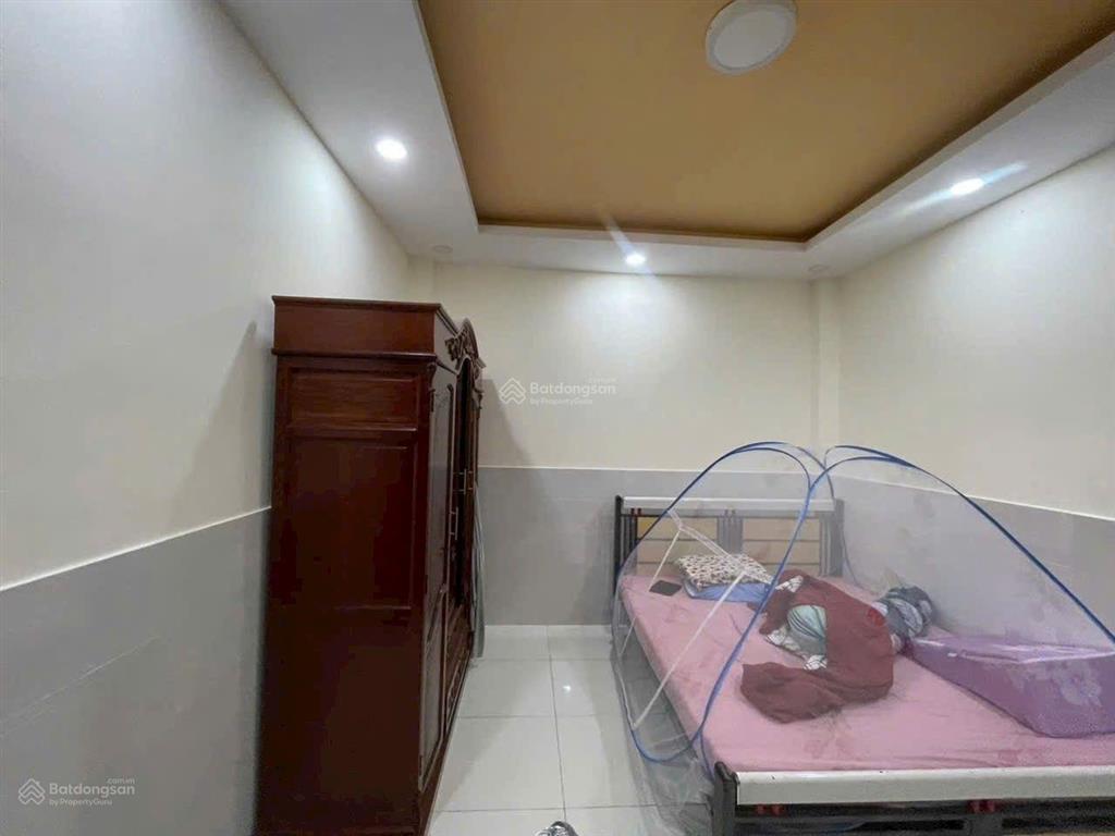 Nhà 1 trệt 2 lầu hẻm 2/ đường ven sông vàm thuật thông vào hẻm 140 vườn lài, 5 x 18