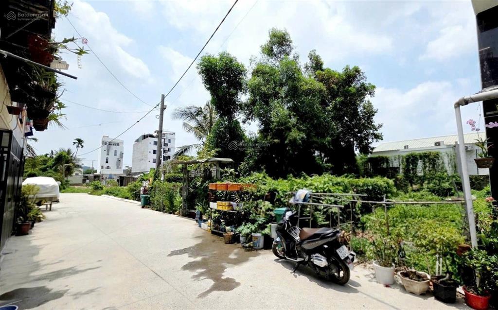 Đất hẻm 301 vườn lài gần sông sg, cách cầu sắt apđ 1km, 5 x 20