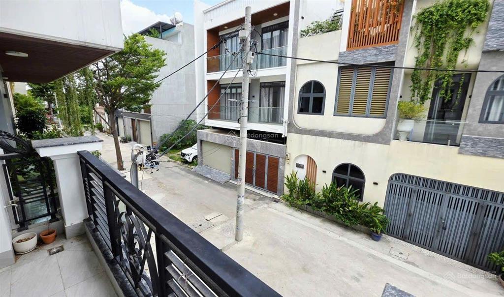 Cho thuê chdv hẻm 140 vườn lài, 20m2 full nội thất, 4.3 triệu/tháng