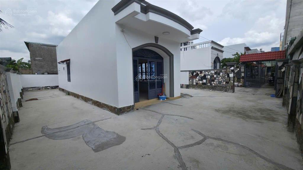 Bán đất tặng nhà cấp 4 hẻm đường vườn lài gần trạm y tế phường an phú đông, 12 x 20m