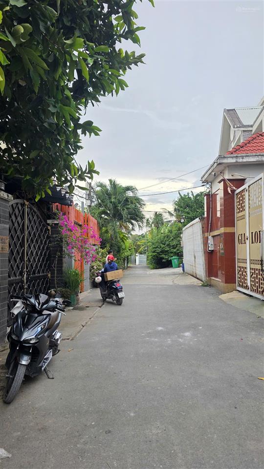 Bán đất tặng nhà 1 trệt 1 lầu và 9 phòng trọ thu nhập 30 triệu/tháng, 8.8 x 22 full thổ cư