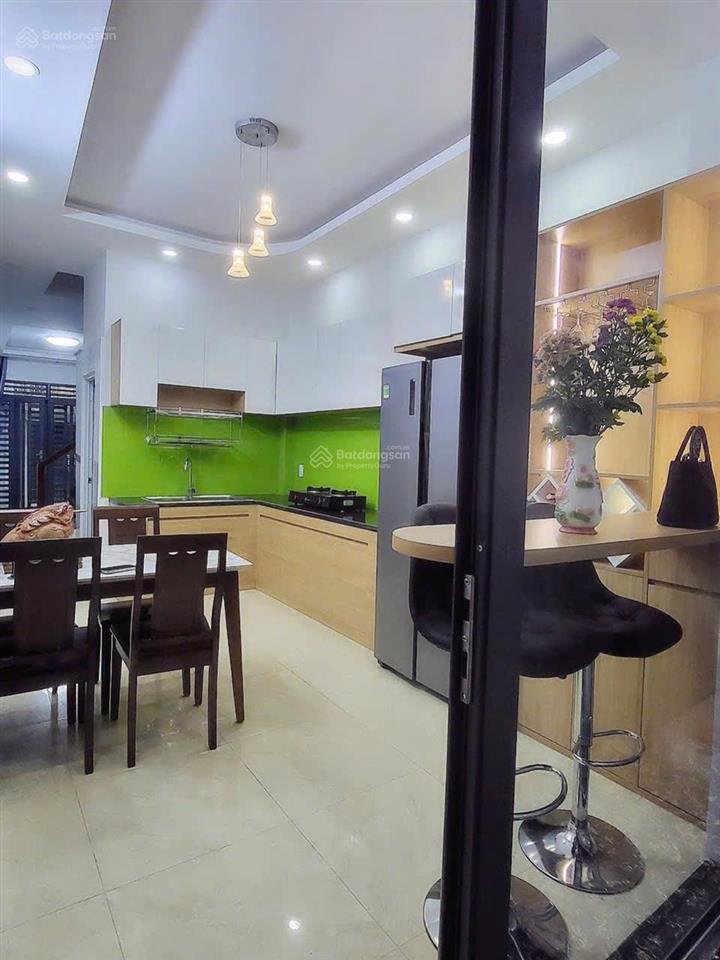 Bán gấp nhà hẻm xe hơi đường thích quảng đức quận phú nhuận, sổ hồng nhà mới có đủ nội thất.