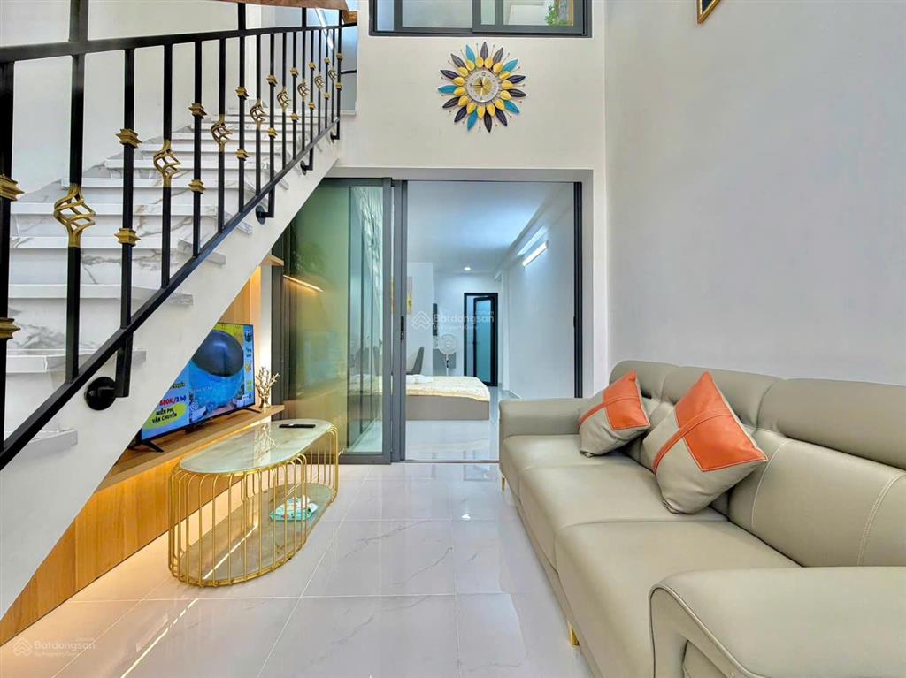 Kẹt tiền bán gấp nhà hẻm xe hơi đường lê quang định, quận bình thạnh, sổ hồng riêng.