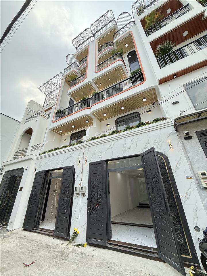 Nhà đẹp sát ngã tư ga  xây mới  6,4 tỷ
