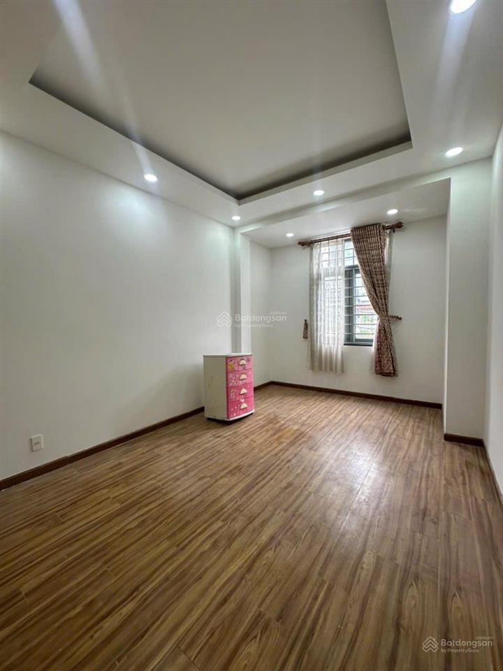 Cho thuê nhà nguyên căn, mặt tiền đường thông, sân xe hơi
