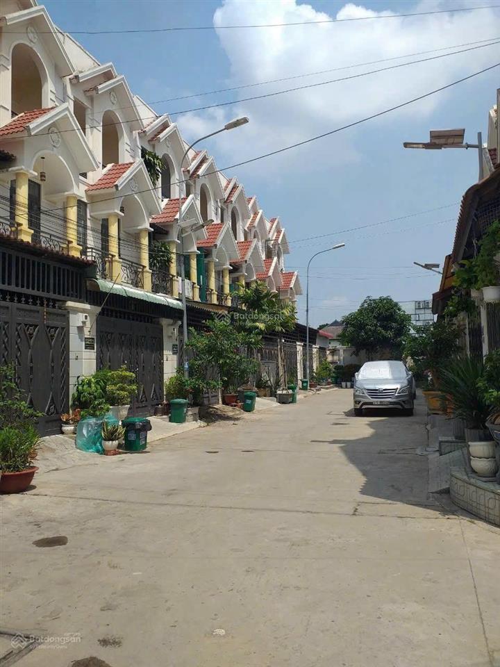 Cho thuê nhà nguyên căn 3pn  1 pn thờ  hxh  khu an ninh  10tr/1thang