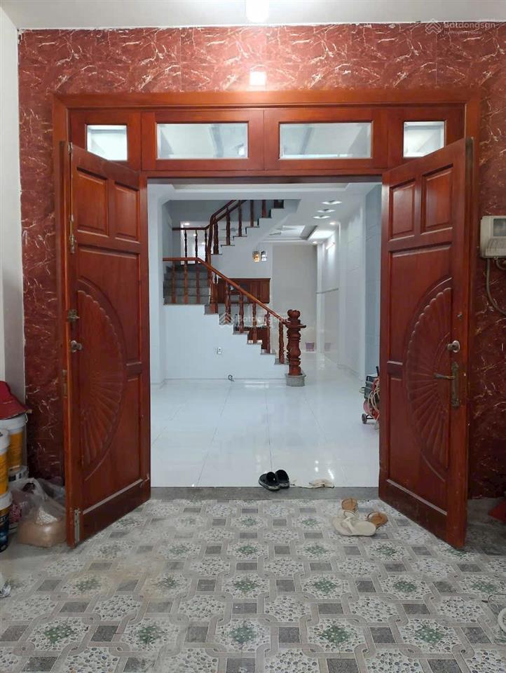 Cho thuê nhà nguyên căn 3pn  1 pn thờ  hxh  khu an ninh  10tr/1thang