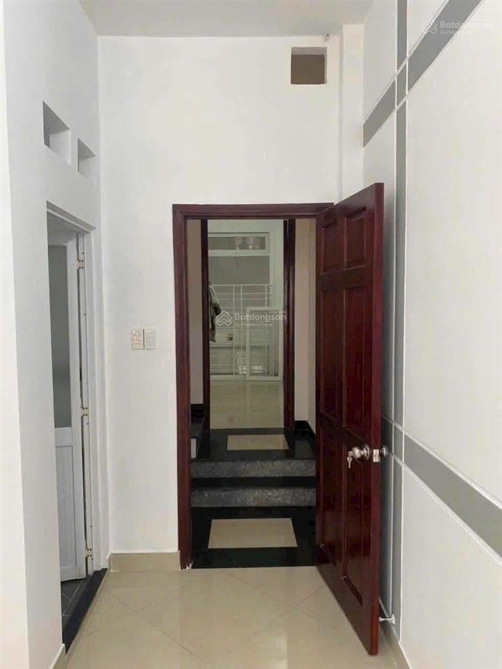 Cho thuê nhà nguyên căn  giáp gò vấp  4pn  11tr/1 tháng